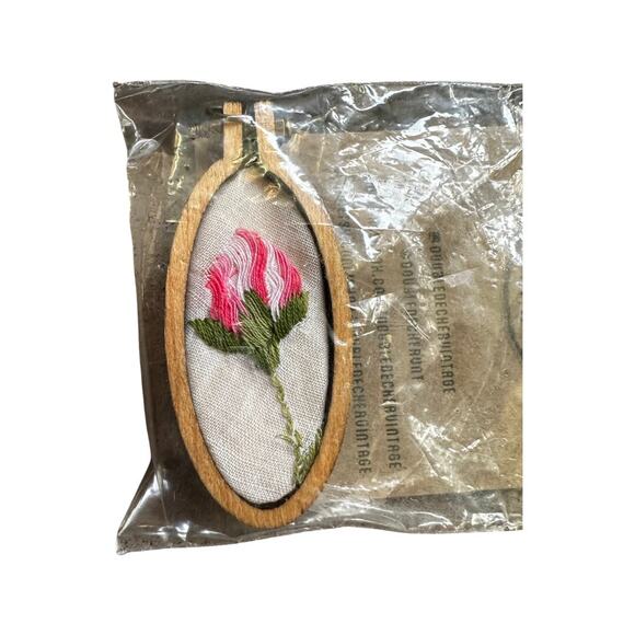 Medium Oval Handmade Embroidered Loom Pendants from Vintage Handkerchiefs - Picture 4 of 8